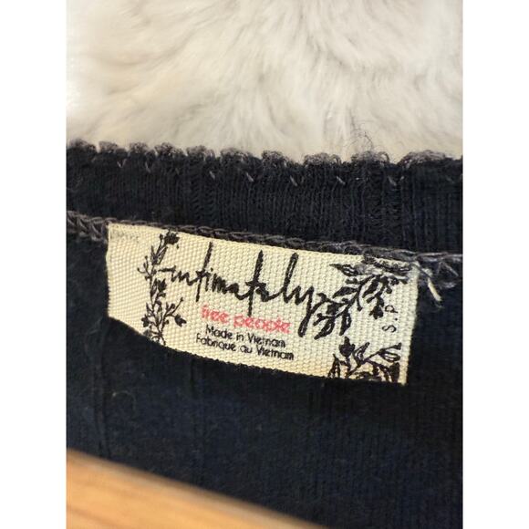 Free People Lot of 2 Short Sleeve Crop Tops Cream Henley / Black Scoop XS / S - Picture 5 of 16